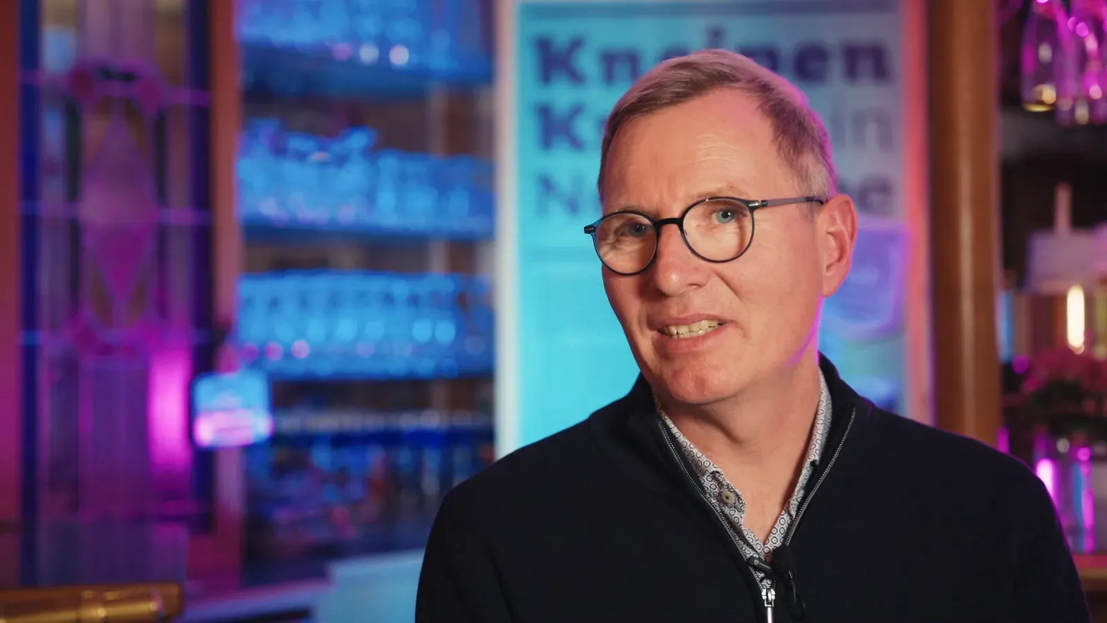 Interview im Gasthof – Szene aus der Kurzdokumentation Erzählwerkstatt Kneipenkultur